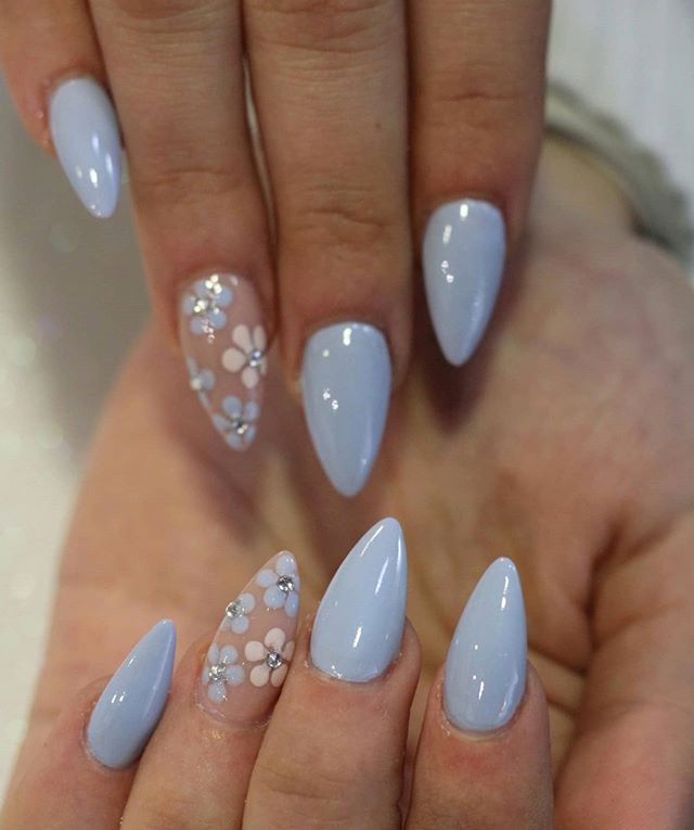 Diseños De Uñas Acrilicas en Forma De Almendra