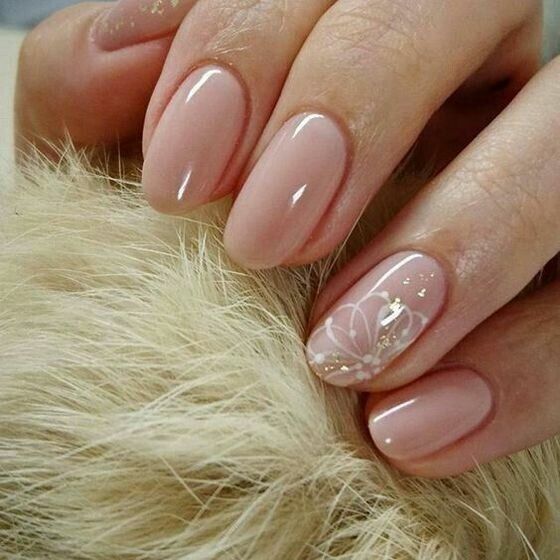 disenos-de-unas-acrilocas-tono-natural-5