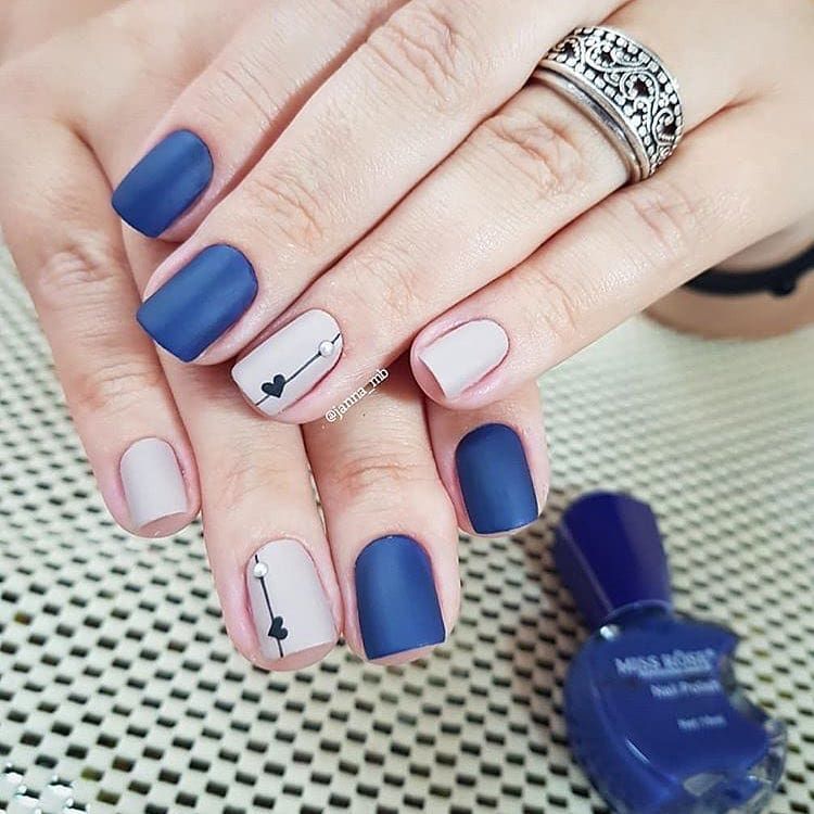 disenos-de-unas-azul-nude-6