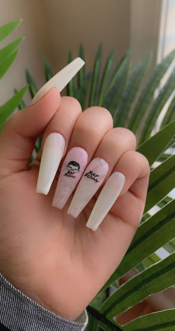 disenos-de-unas-bad-bunny-6