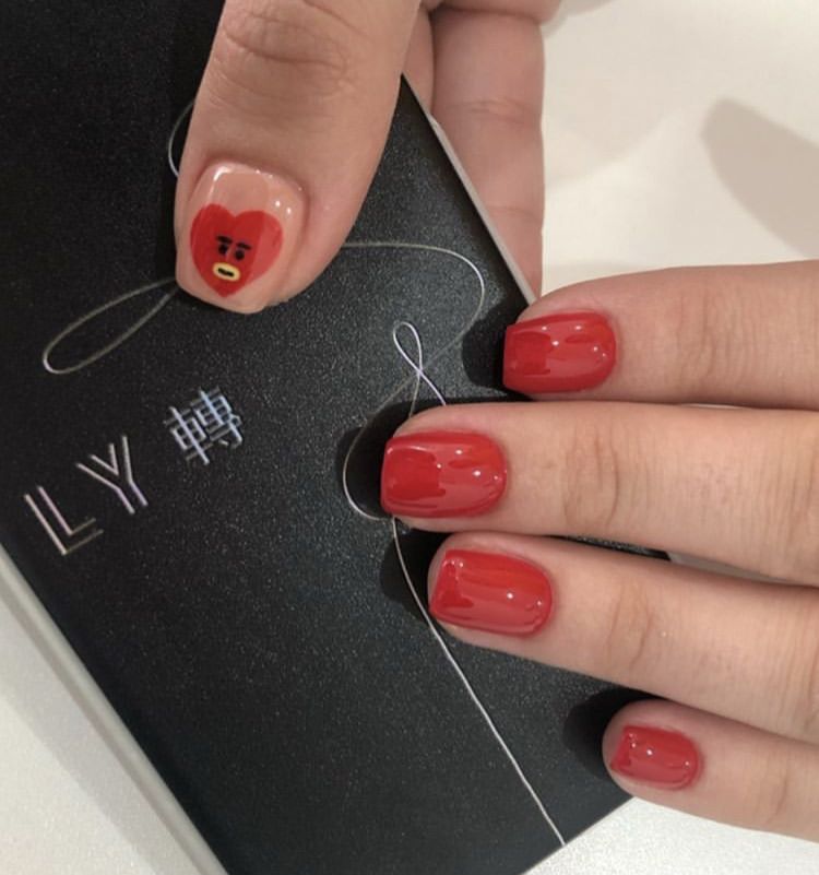 disenos-de-unas-bt21-tata-2