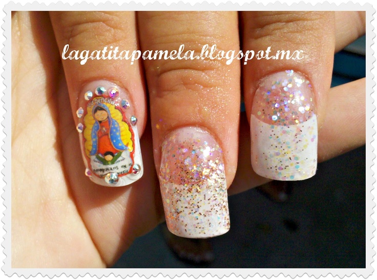 disenos-de-unas-color-amarillas-con-letras-cholas-6