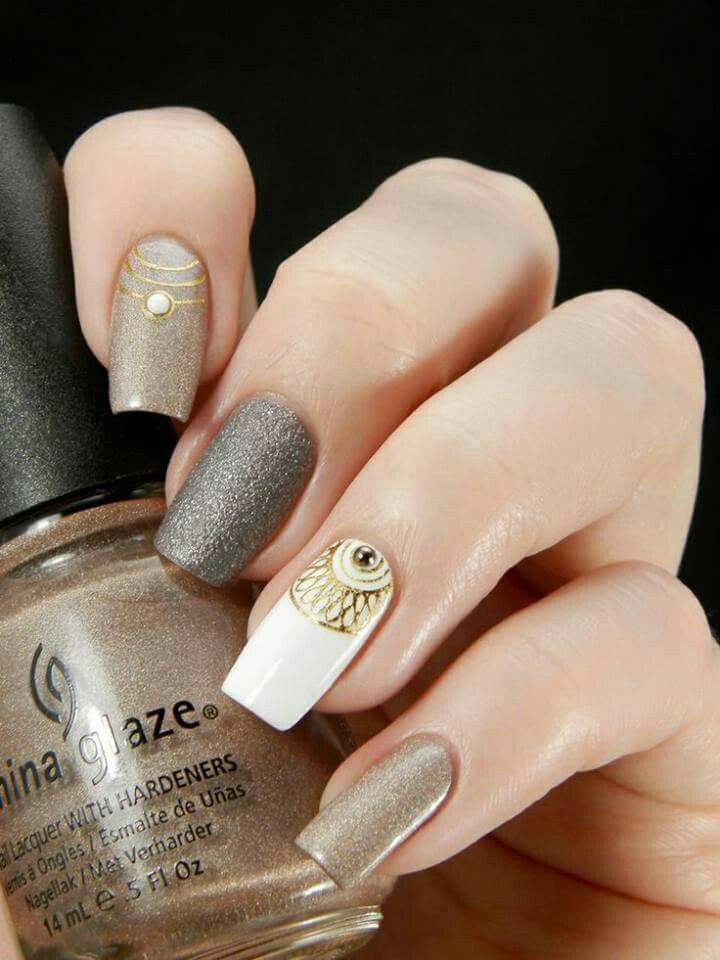 disenos-de-unas-color-arena-con-gliterr-3