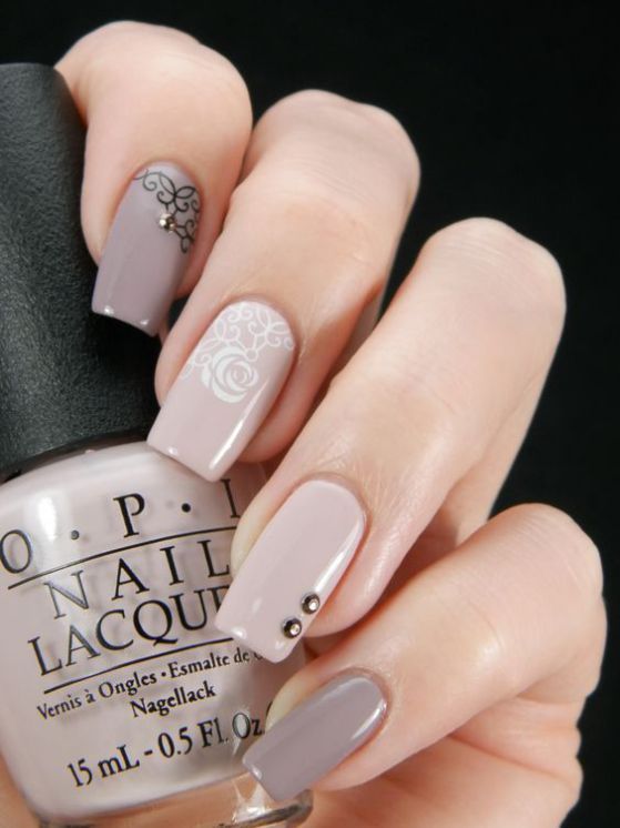 disenos-de-unas-color-beige-y-cris-7