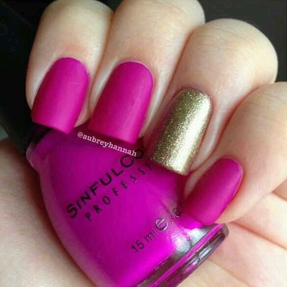 disenos-de-unas-color-fiusha-mate-2