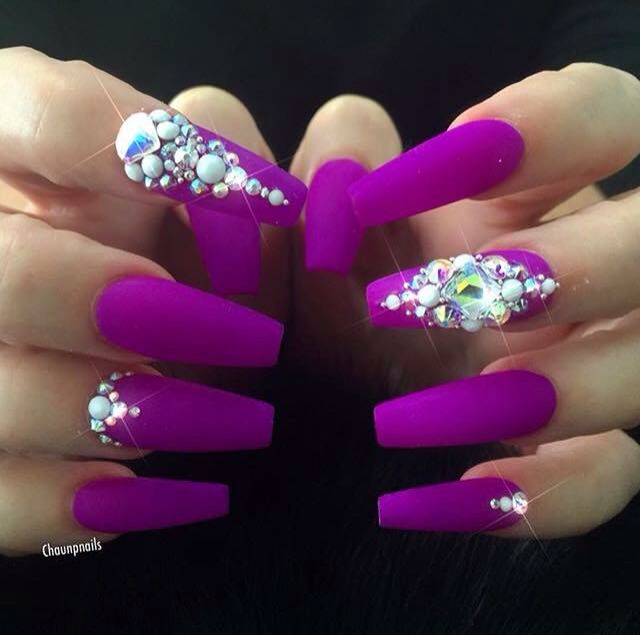disenos-de-unas-color-fiusha-mate-3