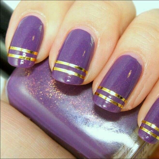 disenos-de-unas-color-morado-lineas-7