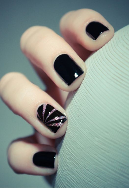 disenos-de-unas-color-negro-llelish-4