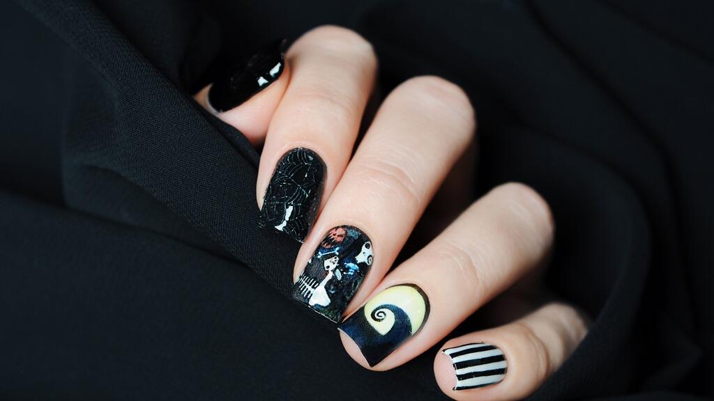 disenos-de-unas-color-negro-y-sombras-de-oos-3