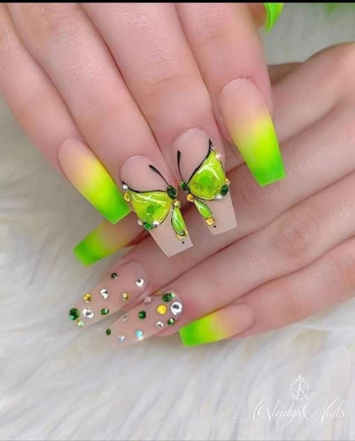 disenos-de-unas-color-neon-y-piedras-6