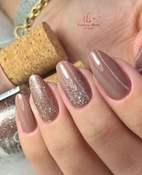 disenos-de-unas-color-nude-con-gliter-5