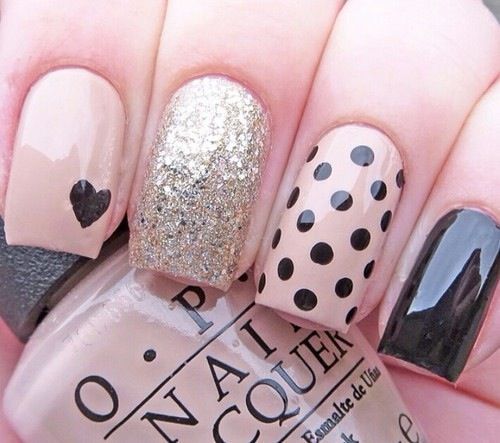disenos-de-unas-color-piel-y-negro-2
