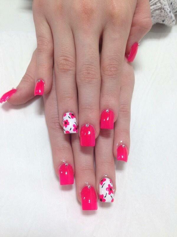 disenos-de-unas-color-rosa-fiusha-4