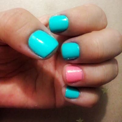 disenos-de-unas-color-verde-coral-5