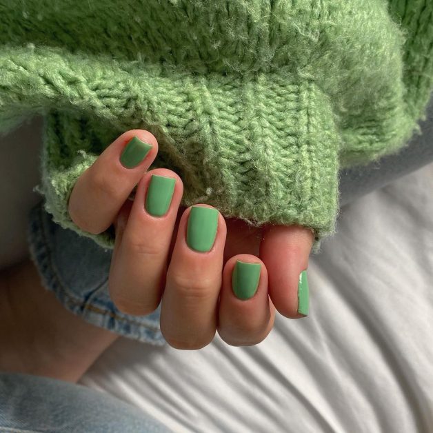 disenos-de-unas-color-verde-unas-pequenas-7