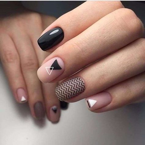 disenos-de-unas-combinaciones-en-negro-y-rosa-pastel-4