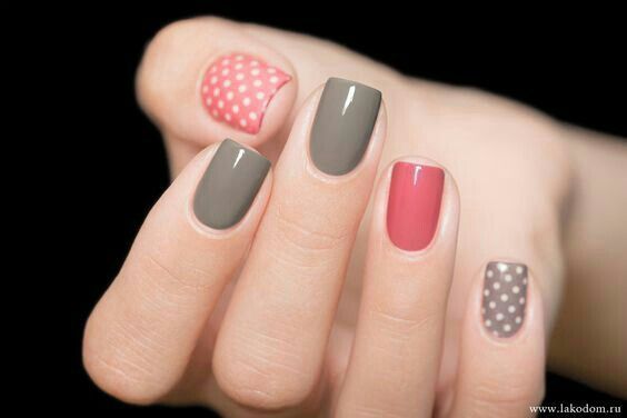 disenos-de-unas-con-color-coral-y-gris-2