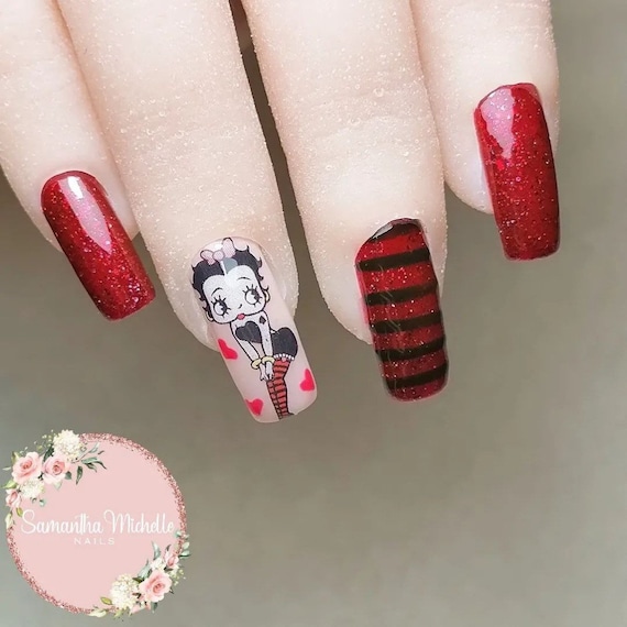 disenos-de-unas-con-estiquer-de-betty-boop-6
