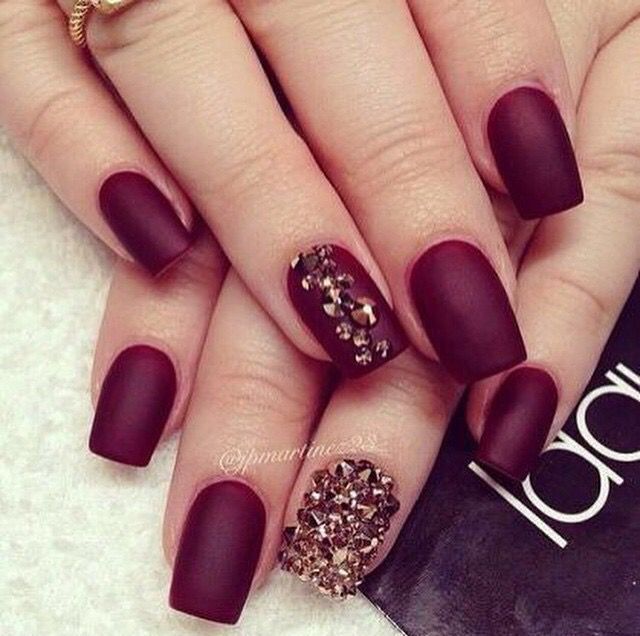 disenos-de-unas-con-gelish-guindas-6
