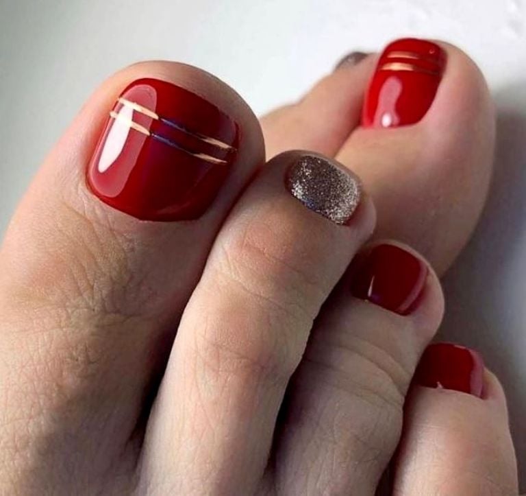 disenos-de-unas-con-gelish-rojo-en-pies-3