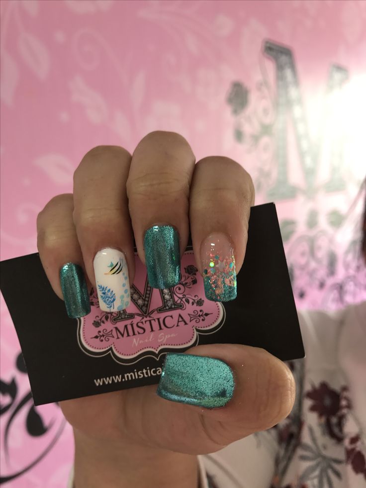 disenos-de-unas-con-la-coleccion-sirena-3