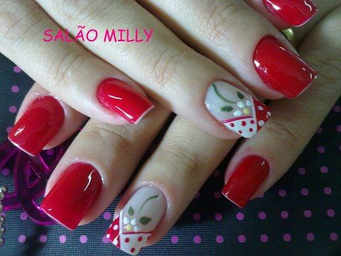 disenos-de-unas-con-rosas-rojas-7