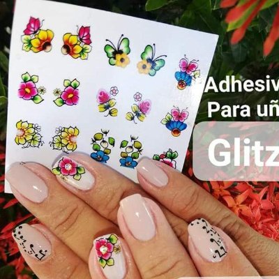 disenos-de-unas-con-stikers-6