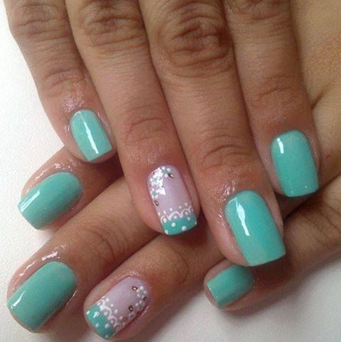 disenos-de-unas-con-verde-rosa-y-azul-7