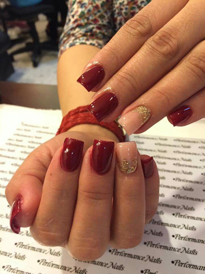 disenos-de-unas-de-color-vino-con-hueso-cortos-3