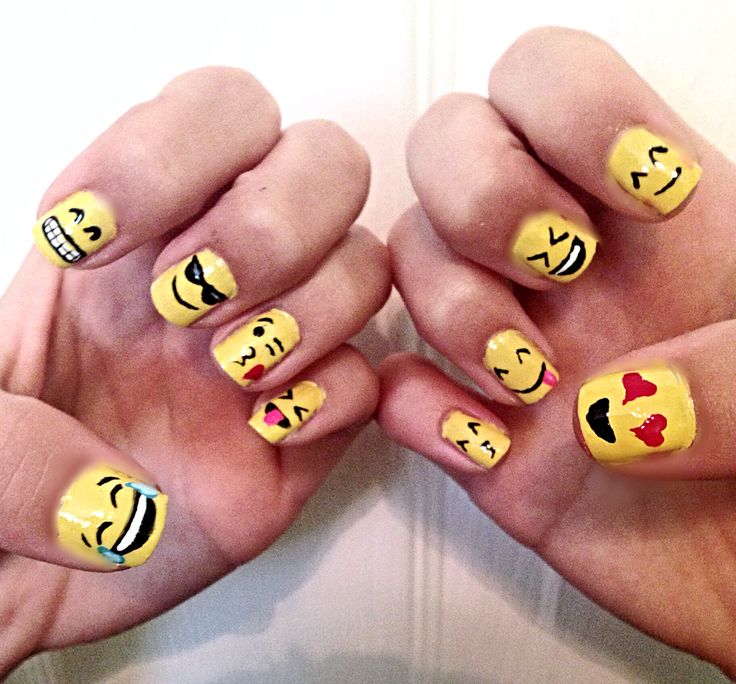 disenos-de-unas-de-emojins-de-wattssap-7