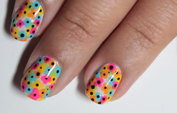disenos-de-unas-de-flores-de-colores-3