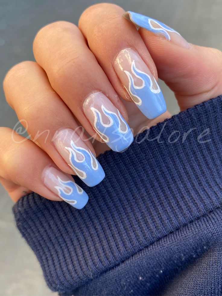 disenos-de-unas-de-fuego-de-colores-4