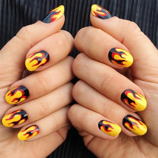 disenos-de-unas-de-fuego-de-colores-7