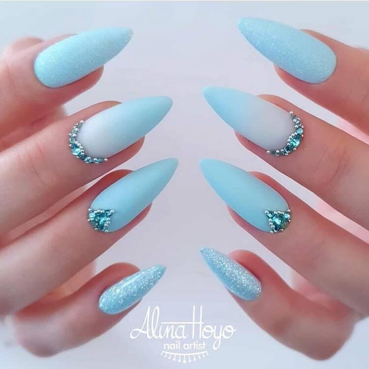 disenos-de-unas-de-gel-de-color-celeste-3