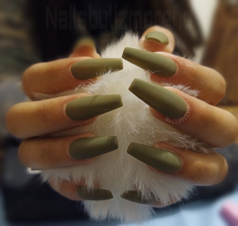 Diseños De Uñas De Gel Verde Militar