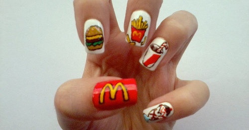 disenos-de-unas-de-mc-donalds-3