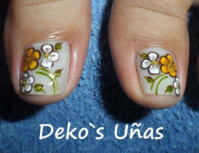 disenos-de-unas-de-pie-en-noviembre-7
