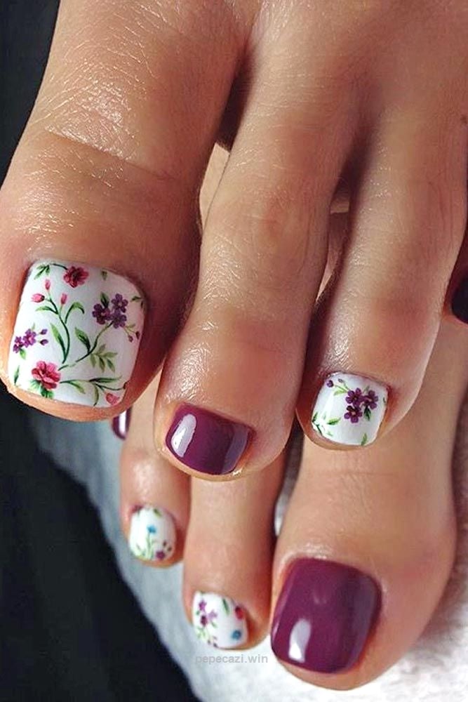 disenos-de-unas-de-pies-con-diseno-elegante-7