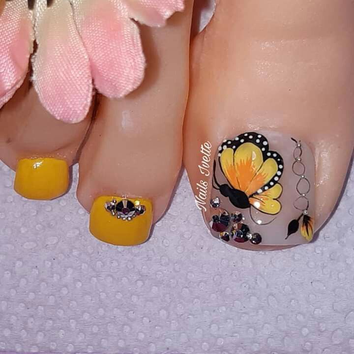 disenos-de-unas-de-pies-transparentes-7