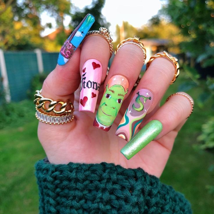 disenos-de-unas-de-shrek-5