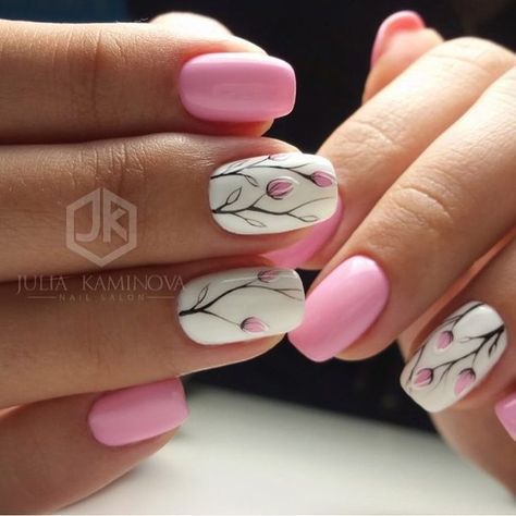 disenos-de-unas-de-un-tulipan-3