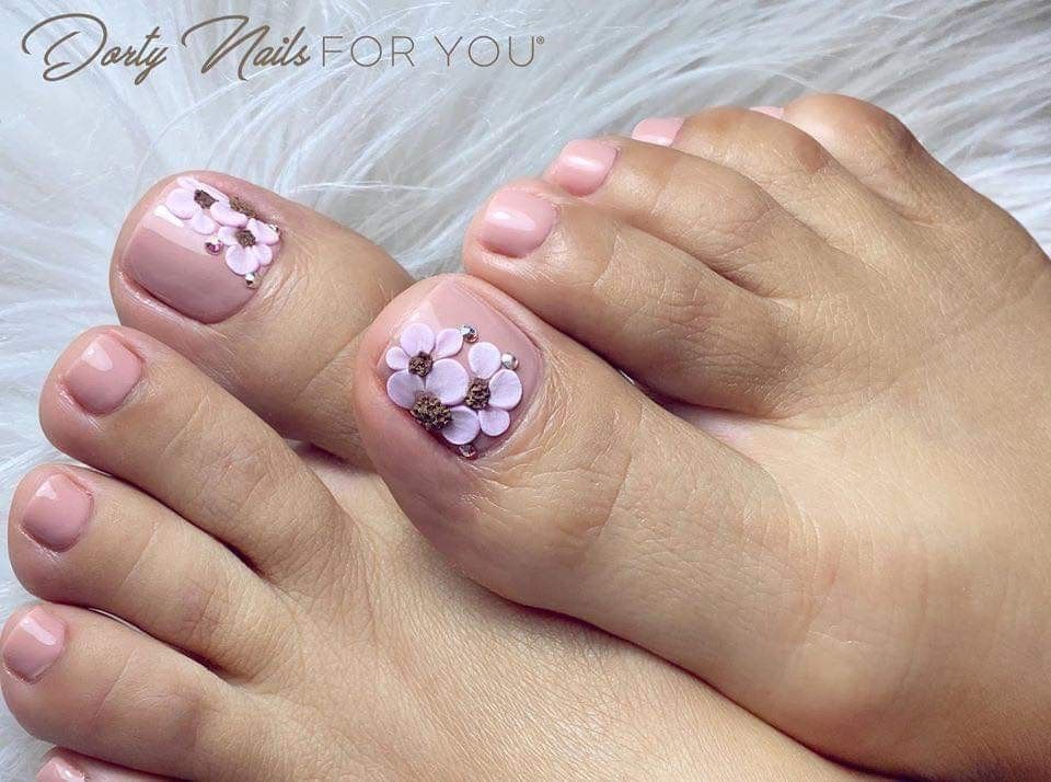 disenos-de-unas-decoradas-formales-para-los-pies-4