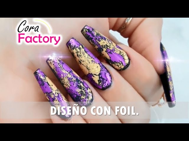 disenos-de-unas-efecto-foil-3