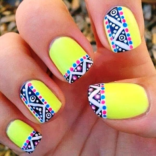 disenos-de-unas-efecto-mate-amarillo-largas-7