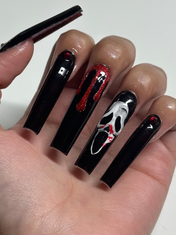 disenos-de-unas-emo-extremo-2