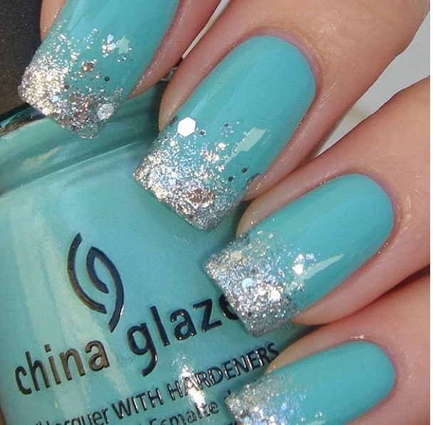 Diseños De Uñas en Color Tiffany