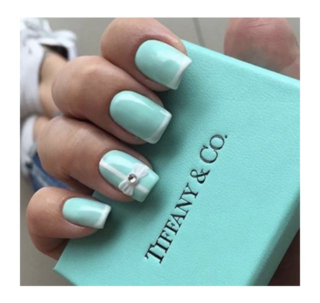 disenos-de-unas-en-color-tiffany-2