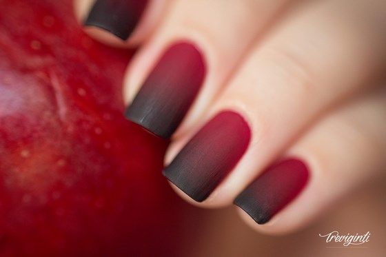 disenos-de-unas-en-color-tinto-y-difuminado-2