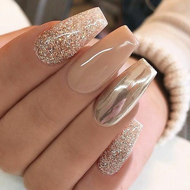 disenos-de-unas-en-colores-beige-con-dorado-4