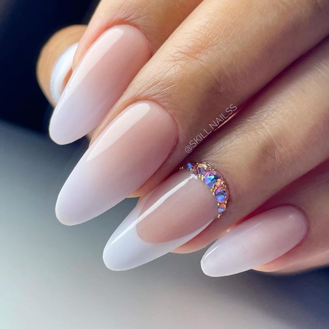 disenos-de-unas-esculturales-manicure-frances-5